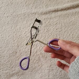 N.Y.C. New York Color Eyelash Curler